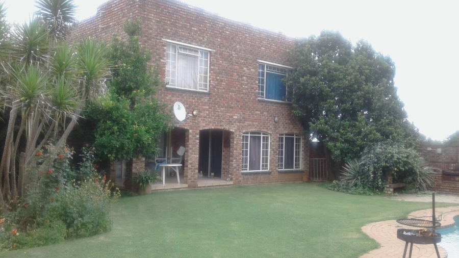 5 Bedroom Property for Sale in Stilfontein Ext 4 North West